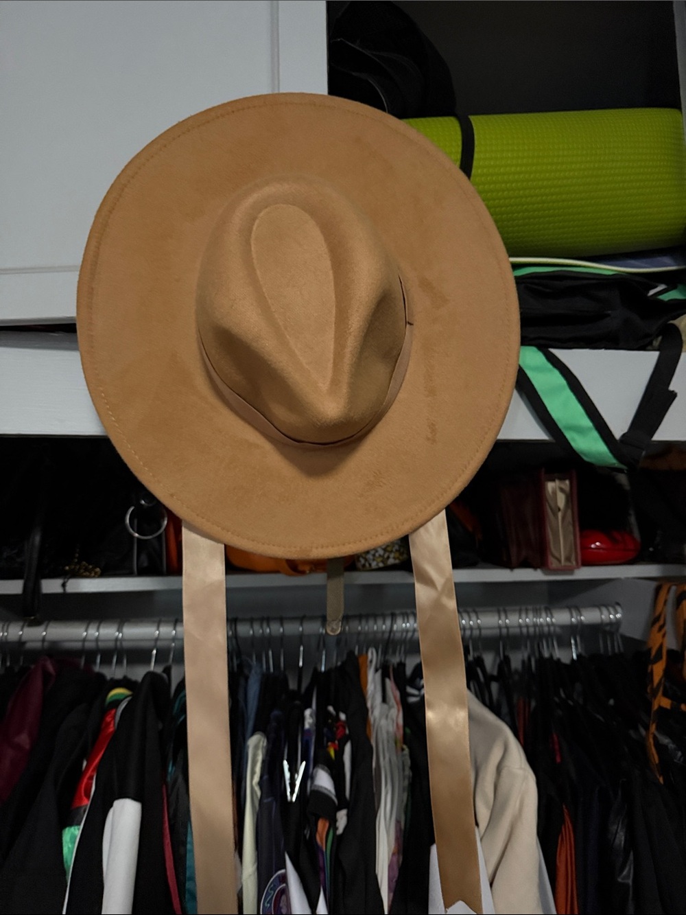 Unbranded Men's Tan Wide-Brim Fedora Hat with Chin Ribbons